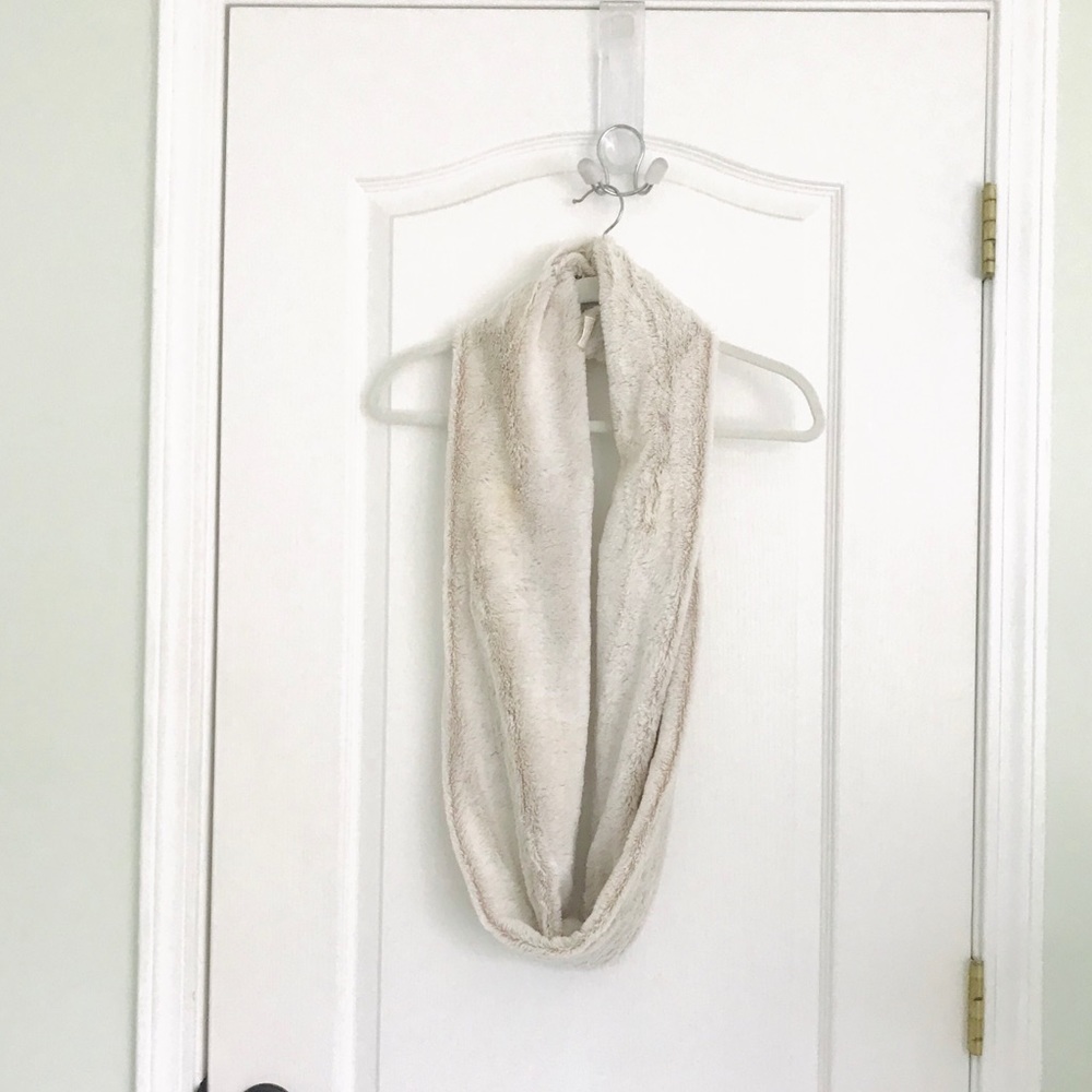 Ivory/White faux fur infinity scarf